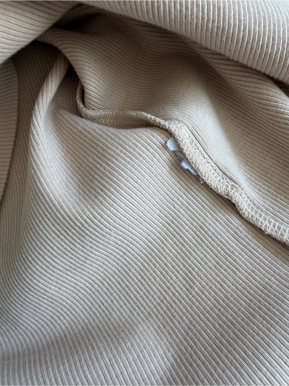 Reformation "Muse" Sand Tan Neutral Ribbed Baby Cropped Tee Shirt - Picture 14 of 16